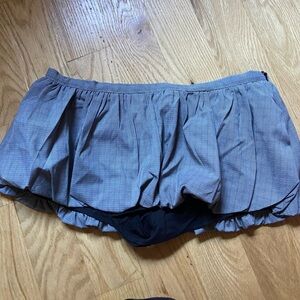 Lioness skirt size small with shorts